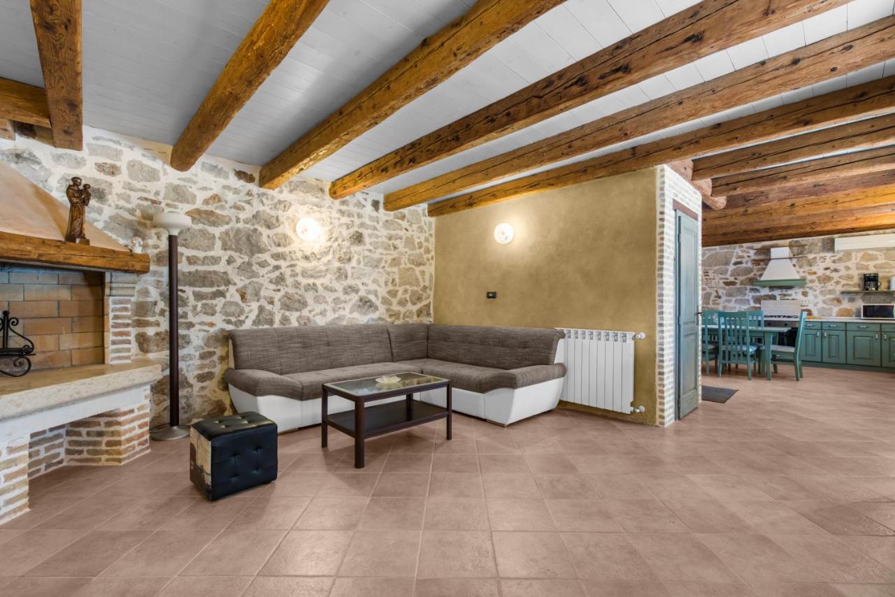 Villa Antonci-18, Pool, 3 Houses, Jacuzzi, Private Territory Antonci  Exterior foto
