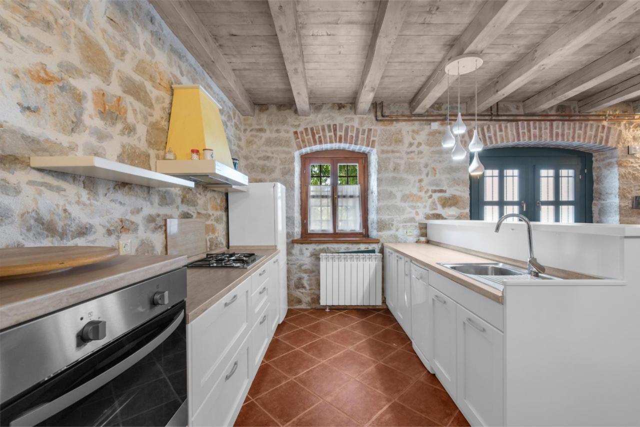 Villa Antonci-18, Pool, 3 Houses, Jacuzzi, Private Territory Antonci  Exterior foto