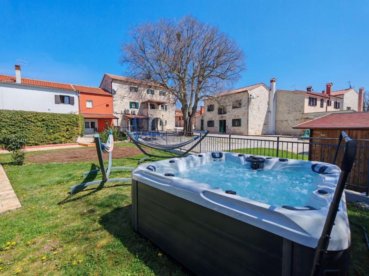 Villa Antonci-18, Pool, 3 Houses, Jacuzzi, Private Territory Antonci  Exterior foto